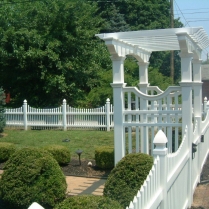PVC-Picket-Fencing-with-Arbor