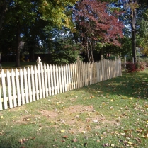 Gothic-Picket-Wood-Fence-with-Mt-Vernon-Dip