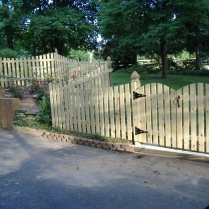 Spaced-Board-Fencing-with-Mt-Vernon-Dip-and-Convex-Top-Gates